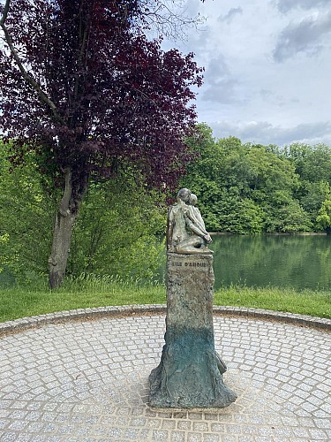 L'Île d'Amour, hommage à Charles Trénet