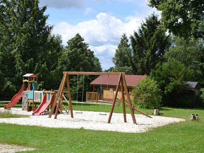 La Cabane Tchanquée de la forêt