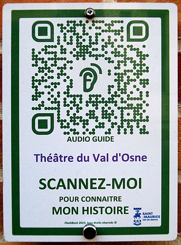 L'école du centre et le théâtre