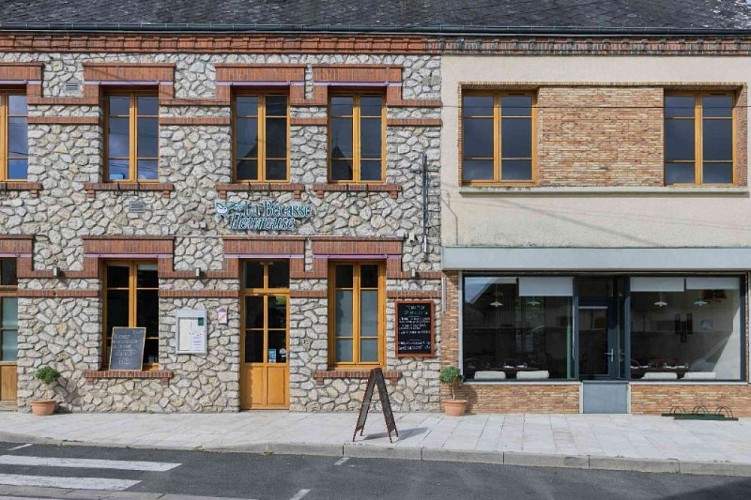 Façade de La Bécasse Heureuse