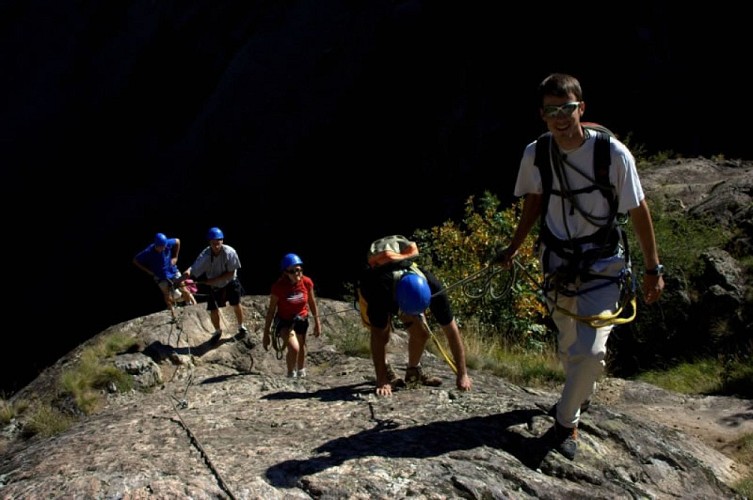 Initiation à la via ferrata avec le bureau des guides