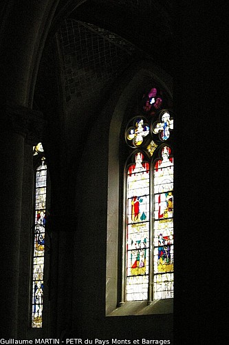 Vitrail du XVe siècle dans le choeur gothique