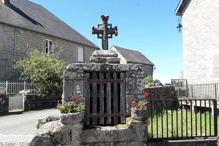 Bourg de Pérols-sur-Vézère