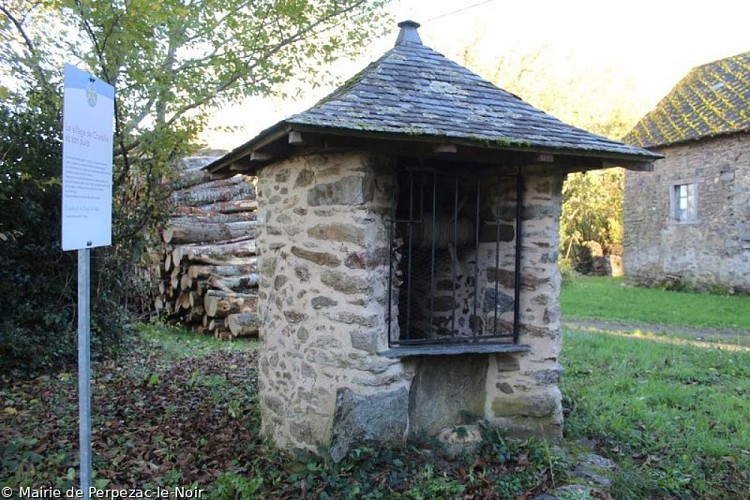 Village de Chareille et son puit