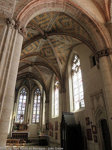 Le choeur gothique de la Collégiale d'Eymoutiers et son ensemble de vitraux du XVe siècle