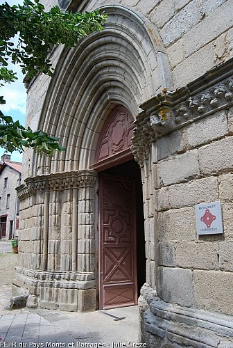 Portail gothique de la collégiale d'Eymoutiers