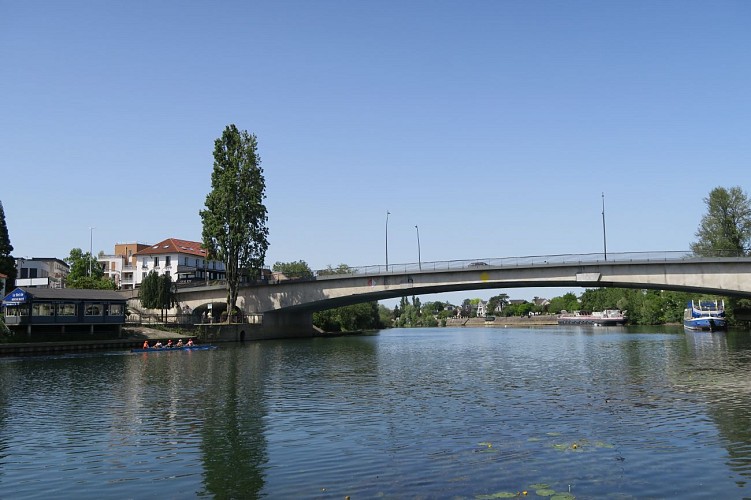 Le pont de Bry