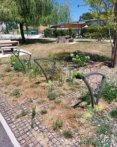 52 emplacements vélo piscine Municipale Ferney-Voltaire