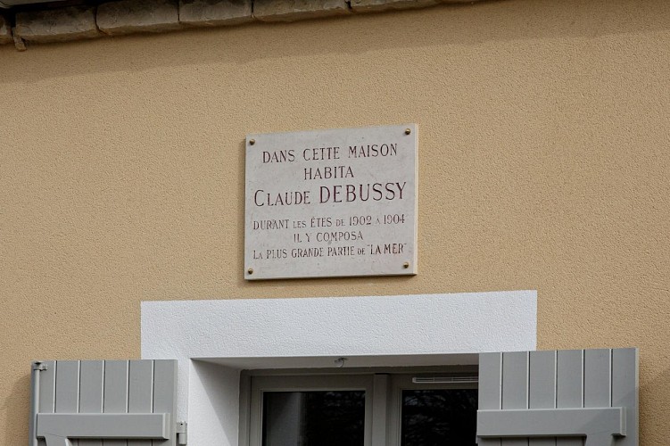 Plaque posée en 1962 (avec une erreur de dates)