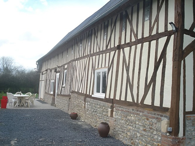 Chez Hubert Verhaest à Moyaux Terrasse