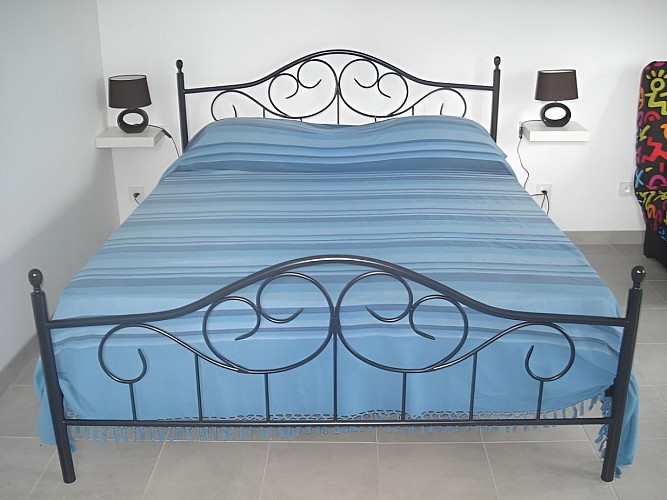 Chez Hubert Verhaest à Moyaux Lit en 160