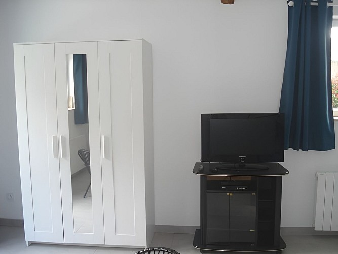 Chez Hubert Verhaest à Moyaux TV