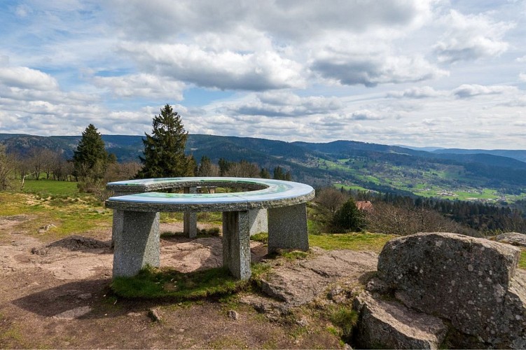 Point de vue :Table d'orientation du Haut-du-tôt
