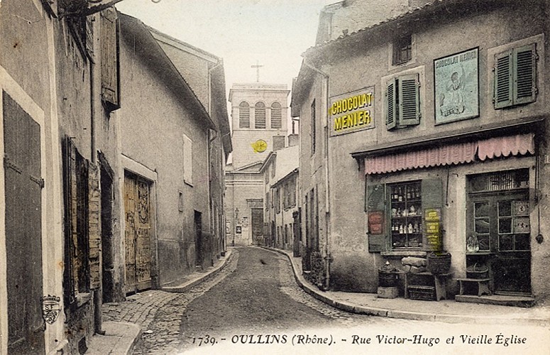 Rue Victor-Hugo et le panneau du chat