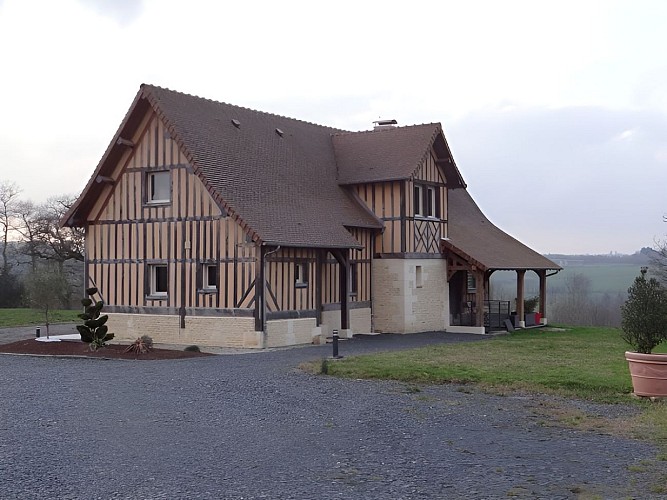 Domaine des Monts Flambards Chez Patricia Roselier Gite à Saint-Martin-de-la-Lieue Vue maison
