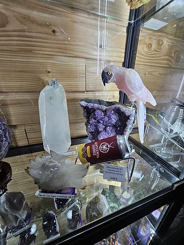 Souvenirs et produits locaux - vitrine magasin