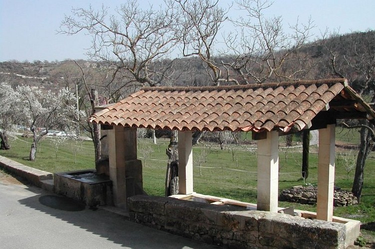 Fontaine lavoir de Buoux