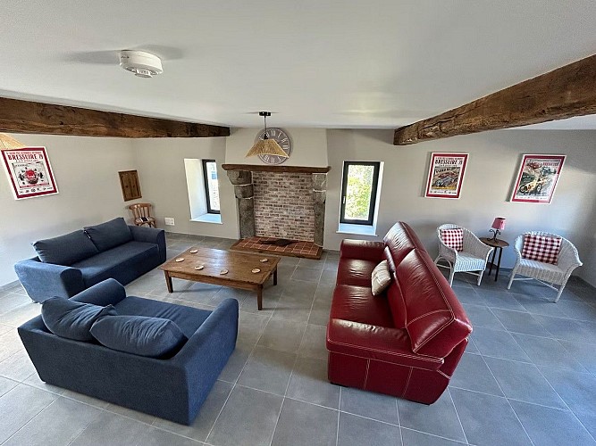 argentonnay-gite-le-pommier-le-verger-d-auzay-salon