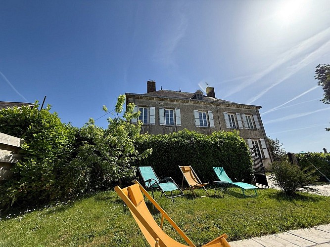l-absie-chambres-dhotes-chateau-talence-1870-terrasse-piscine4