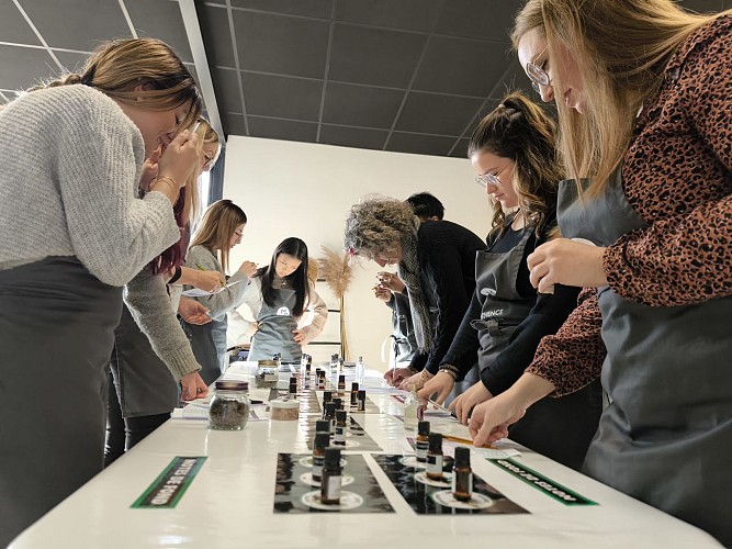Atelier création parfum naturel - Mas en Provence