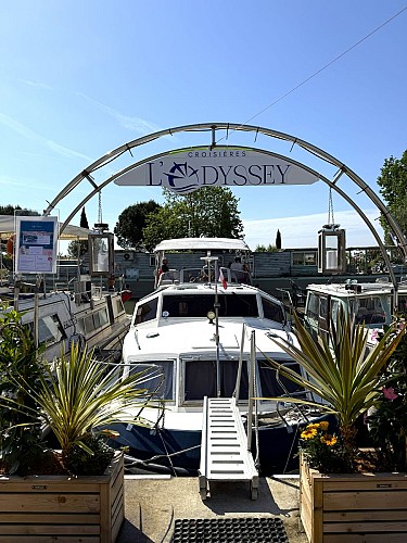 River cruise at the gateway to the Camargue.