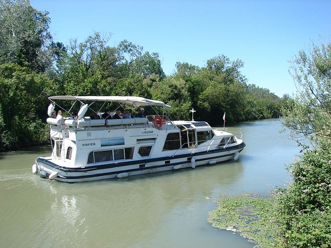River cruise at the gateway to the Camargue.