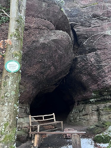 Grotte des Hussards