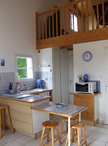 MEUBLÉ LAMY FRANÇOISE