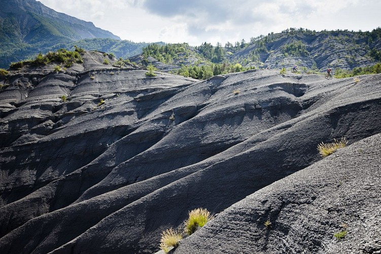 Guided mountain biking tour: conquer the legend of the Terres Noires