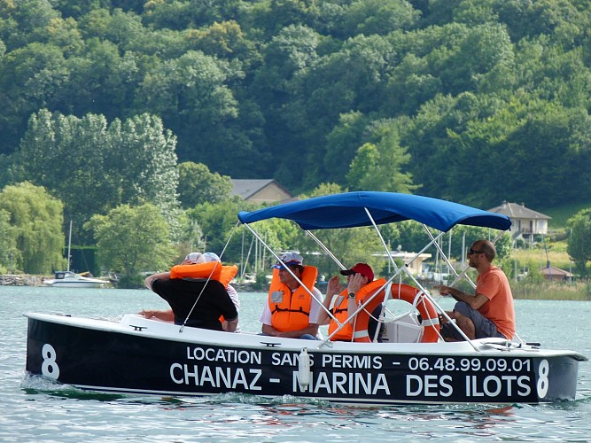 Boat Rentals without a Licence - Bateau Bleu du Canal