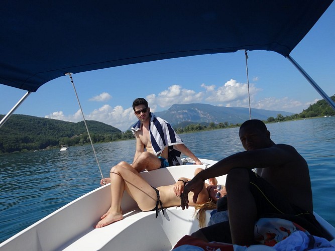 Location bateaux électriques sans permis - Bateau Bleu du Canal