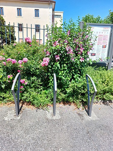 10 emplacements vélo Rue de Genève Ferney-Voltaire