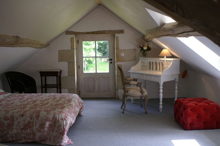 MEUBLÉ DE TOURISME DU CHÂTEAU DE LA GIRAUDIÈRE - COTTAGE DU MÛRIER (2 À 4 PERSONNES)