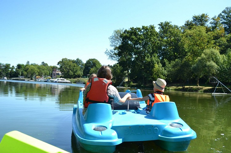 Location de pédalo sur le Canal