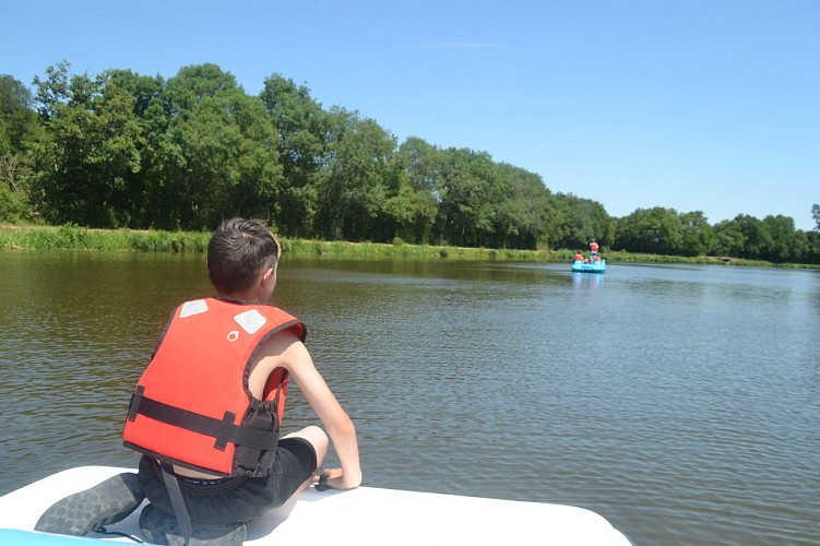 Location de pédalo sur le Canal