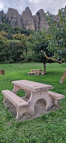Aire de pique-nique des Pénitents aux Mées