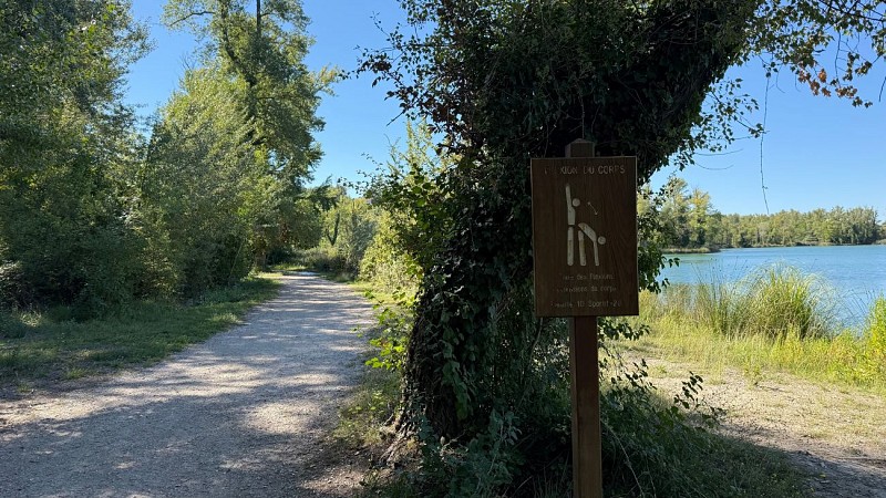 Aire de pique-nique du lac Joël Siguret aux Mées