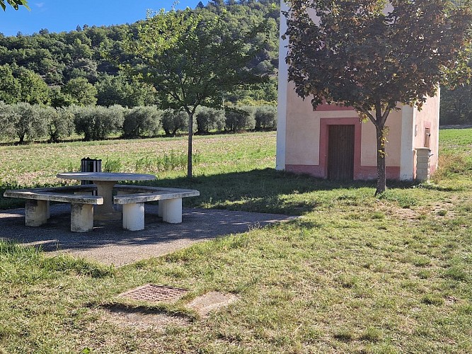 Aire de pique-nique du Pigeonnier à L'Escale