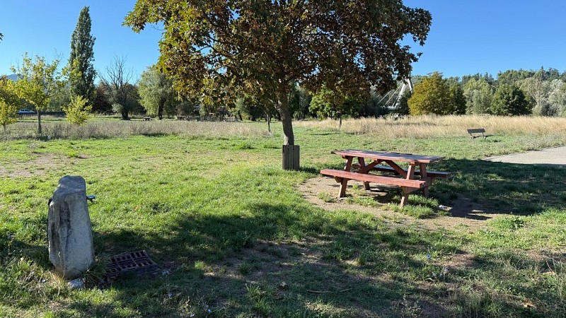 Aire de jeux de l'Espace Perona à Volonne
