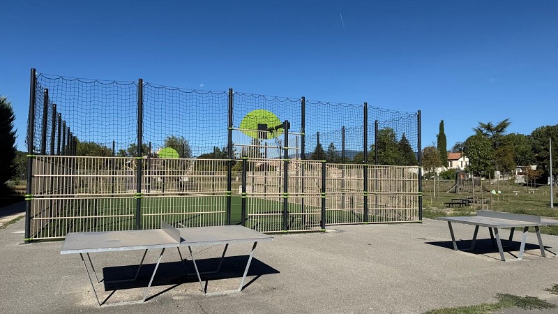 Aire de jeux de l'espace multiactivités à Malijai