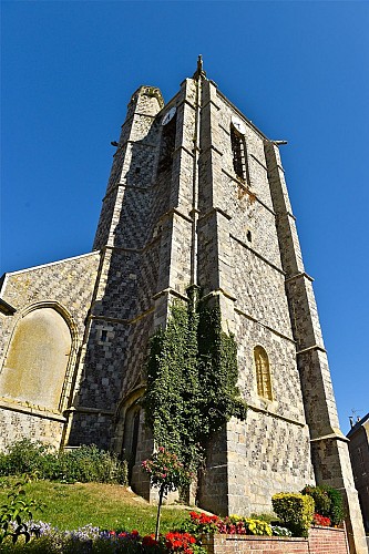 Eglise Saint-Pierre d'Ault et Beffroi Ecclésiastique