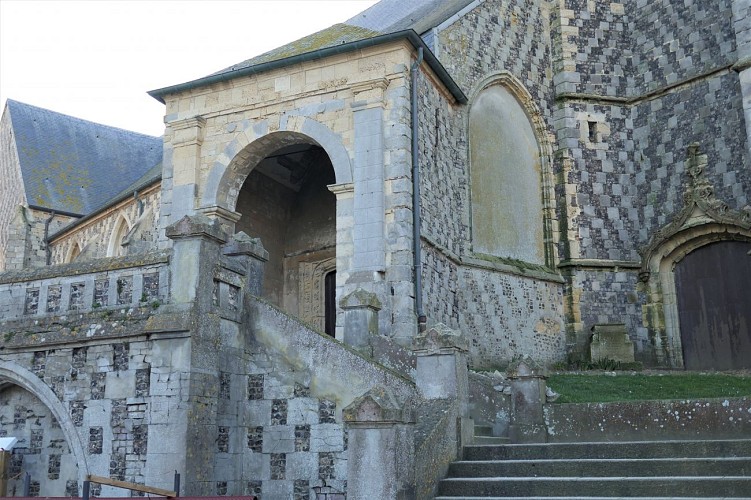 Eglise Saint-Pierre d'Ault et Beffroi Ecclésiastique
