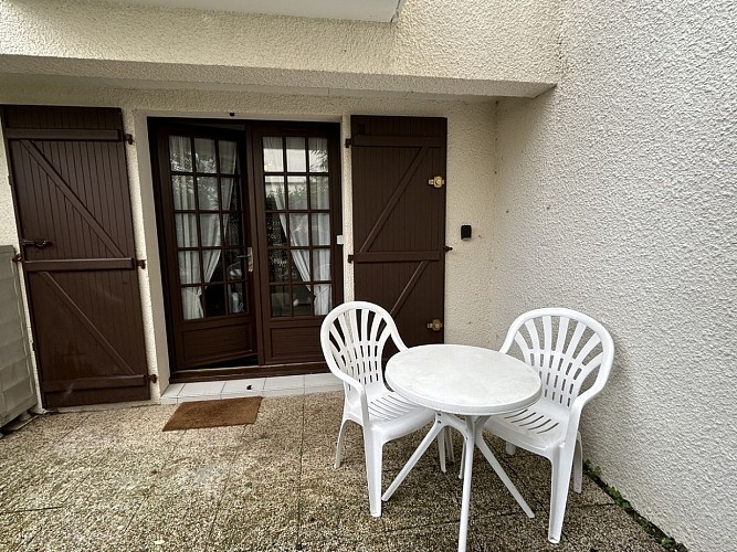 ballabriga-courseulles-terrasse-salon-de-jardin