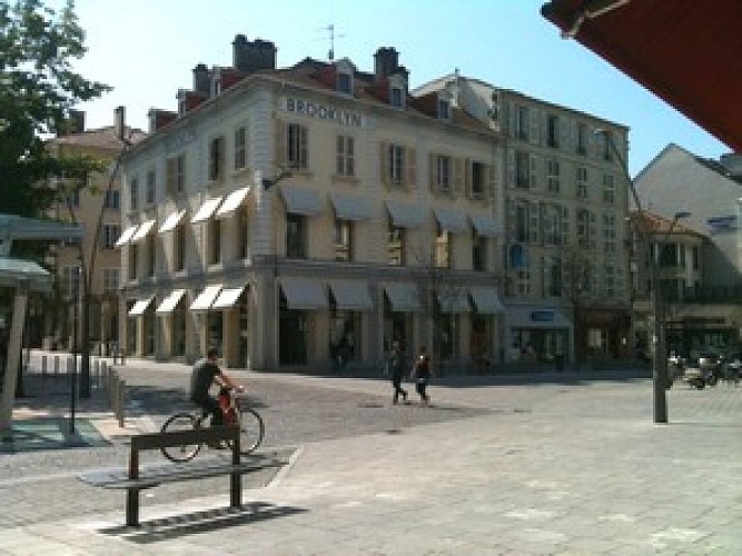 La rue Maréchal Joffre