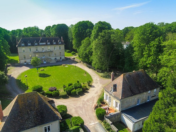 uncmt-tailleville-vue-du-ciel-entrée-1200