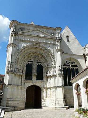 Eglise St Pierre du Marché