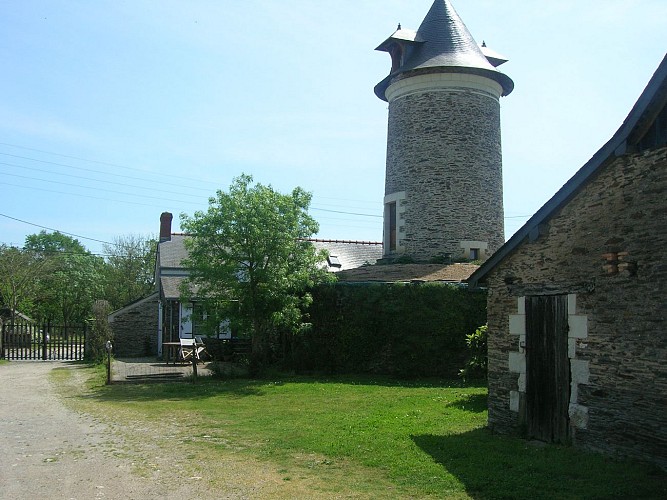 AIRE DE STATIONNEMENT DU DOMAINE DES DEUX MOULINS