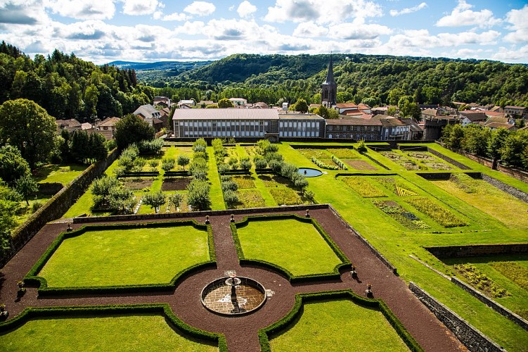 Gardens of the Castle Dauphin