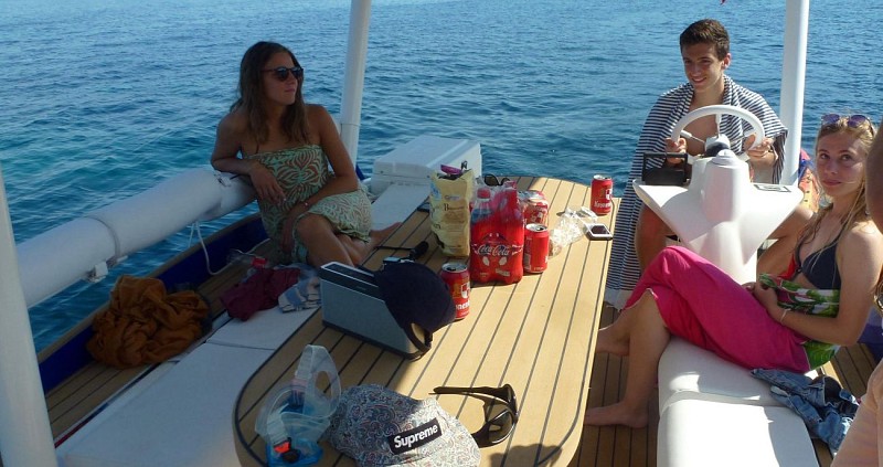 Location d'un bateau solaire entre Nice et Monaco (1h)