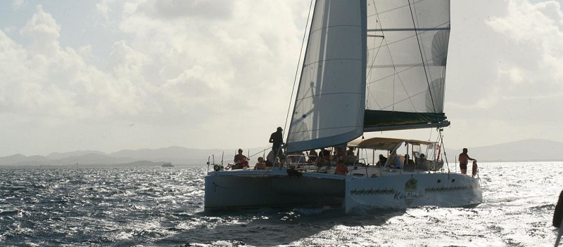 Journée en catamaran sur la côte nord caraïbe de la Martinique - Au départ des Trois-Îlets